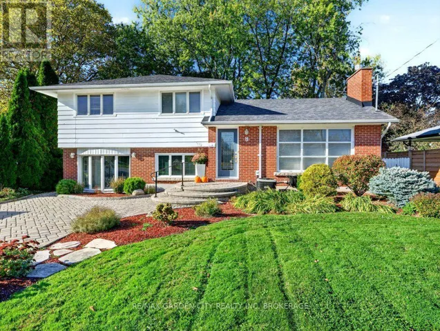 8 AGAR DRIVE, St. Catharines (Vine/Linwell), Ontario L2M3K3
