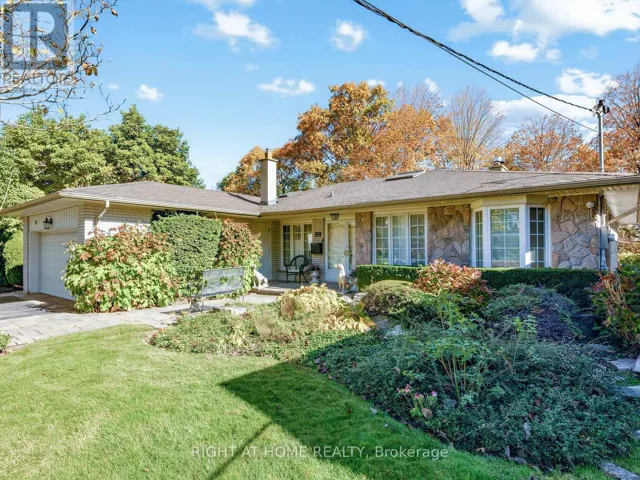89 PAGE AVENUE, Toronto (Bayview Village), Ontario M2K2B8