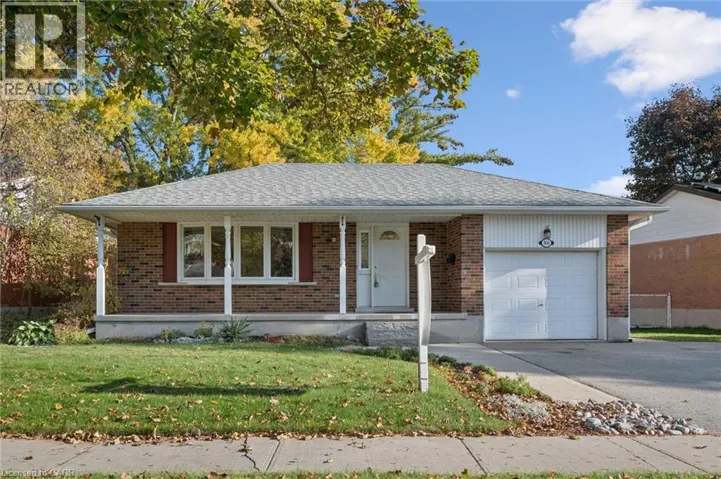 86 LOWER CANADA Crescent, Kitchener, Ontario N2P1E8
