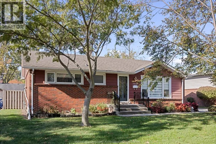 3511 CHARLEVOIX, Windsor, Ontario N9E3B4