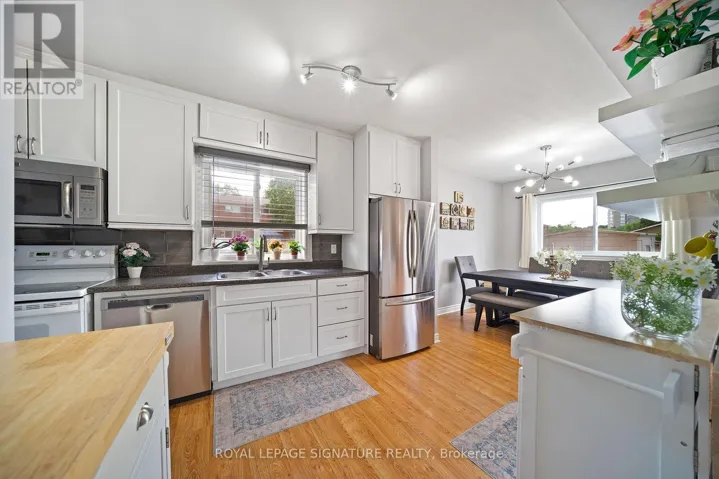 2 - 2027 BLUEFIELDS DRIVE, Burlington (Mountainside), Ontario L7P1J9