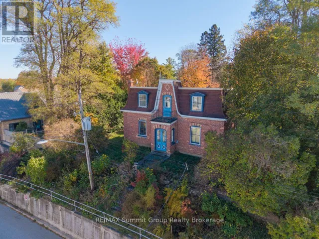 13 COLLINGWOOD STREET, Grey Highlands, Ontario N0C1C0