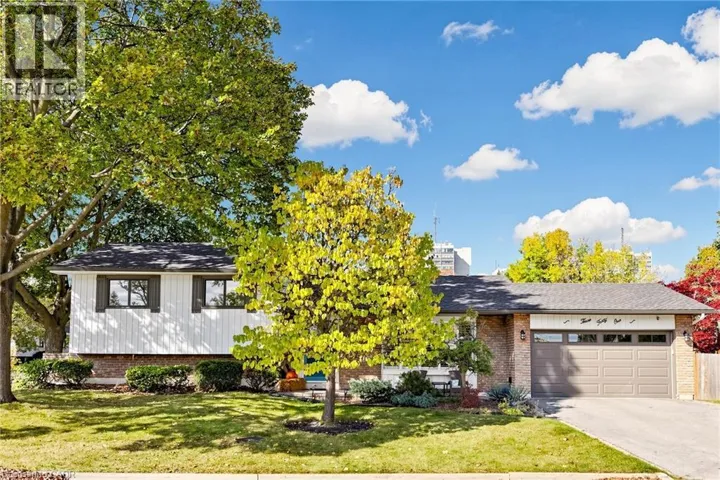 341 LYNNWOOD Drive, Oakville, Ontario L6H1M7