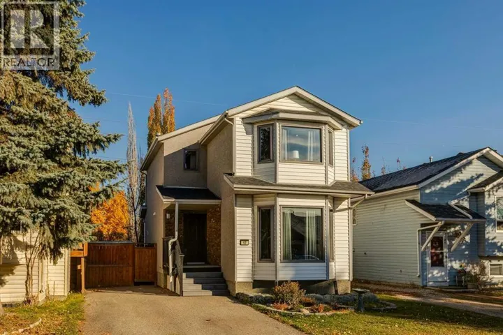 17 Shawglen Court SW, Calgary, Alberta T2Y2R1
