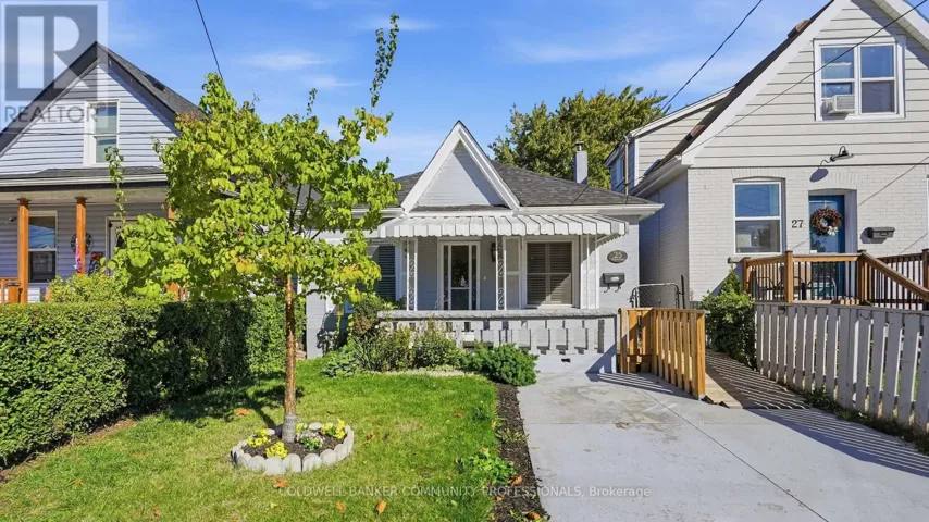 25 HOPE AVENUE, Hamilton (Crown Point), Ontario L8H2E1