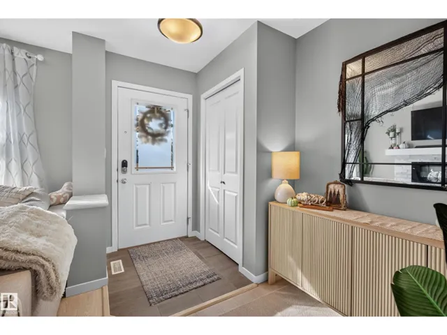1047 PAISLEY DR SW, Edmonton, Alberta T6W4E1