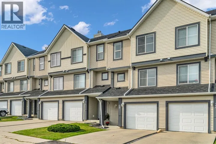 28 Everhollow Way SW, Calgary, Alberta T2Y5B4