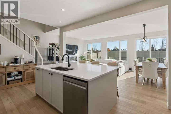 270 West Grove Lane SW, Calgary, Alberta T3H6K8
