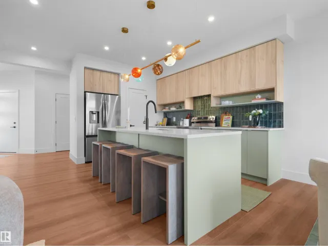 20727 40 AV NW, Edmonton, Alberta T6M3G1
