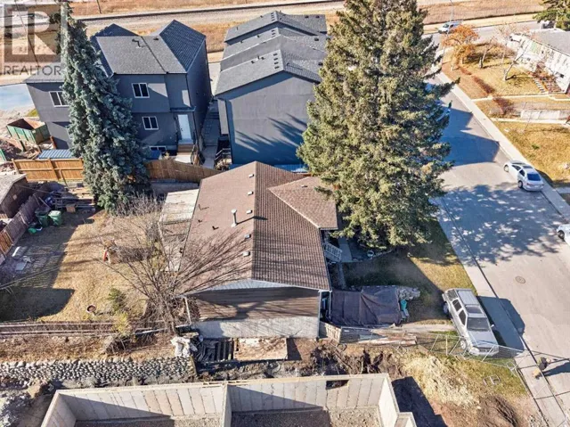 6503 33 Avenue NW, Calgary, Alberta T3B1K9