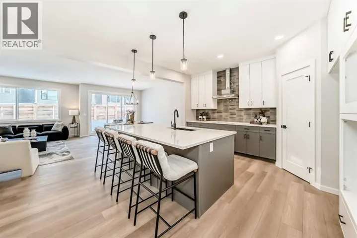 33 Rochester Crescent NW, Calgary, Alberta T3L0P2