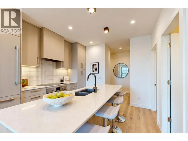 3300 Lakeshore Road Unit# 804, Kelowna, British Columbia V1W0J9