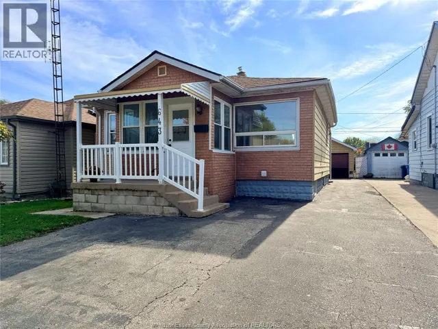 643 HILDEGARDE, Windsor, Ontario N8X2Z7