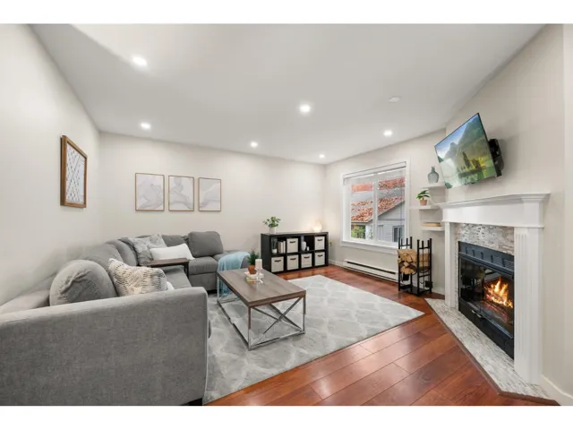 8 12916 17 AVENUE, Surrey, British Columbia V4A1T5