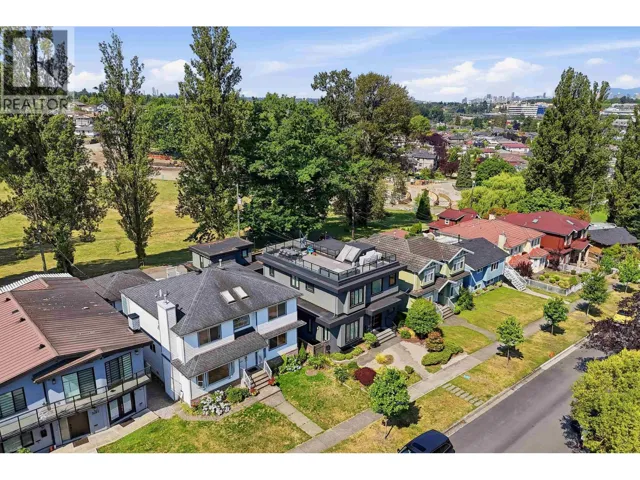 3287 MATAPAN CRESCENT, Vancouver, British Columbia V5M4A9