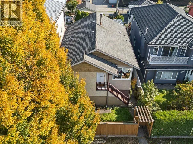 850 NANAIMO STREET, Vancouver, British Columbia V5L4S7