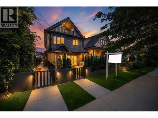 1 847 E 10TH AVENUE, Vancouver, British Columbia V5T2A9