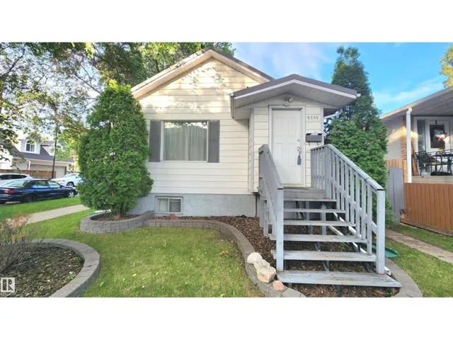 9359 92 ST NW, Edmonton, Alberta T6C3R8