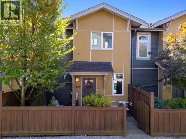 109 801 RODERICK AVENUE, Coquitlam, British Columbia V3K1P7