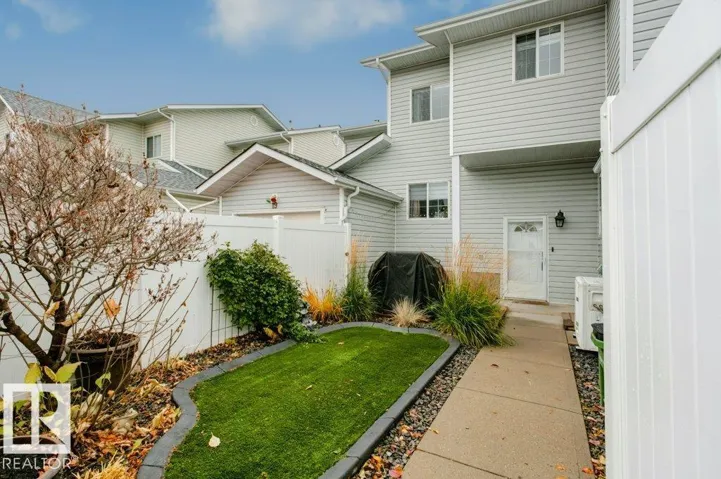 #20 8203 160 AV NW, Edmonton, Alberta T5Z3C1