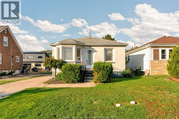 1915 OLIVE ROAD, Windsor, Ontario N8T1R4
