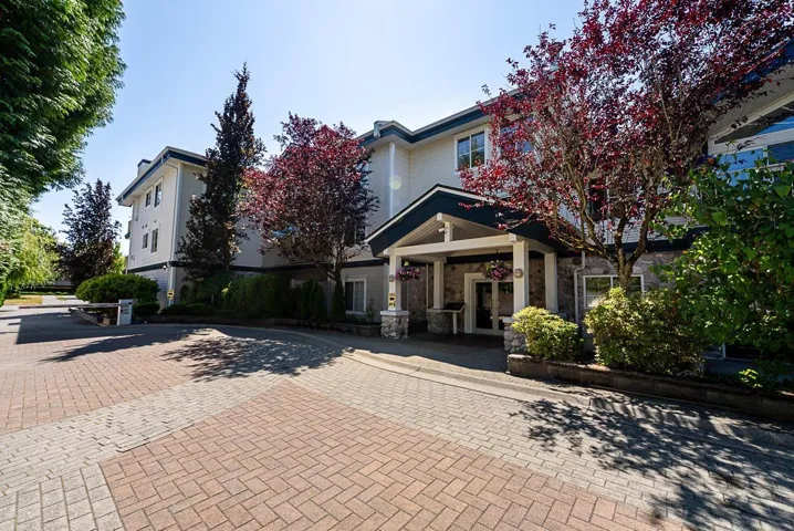 204 15298 20 AVENUE, Surrey, British Columbia V4A2A3