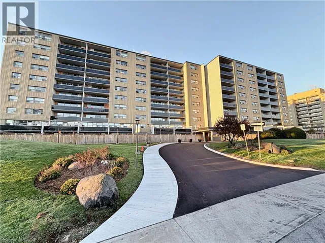 15 ALBRIGHT Road Unit# 804, Hamilton, Ontario L8K5J2