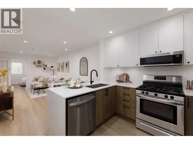 688 E 16TH AVENUE, Vancouver, British Columbia V5T2V4