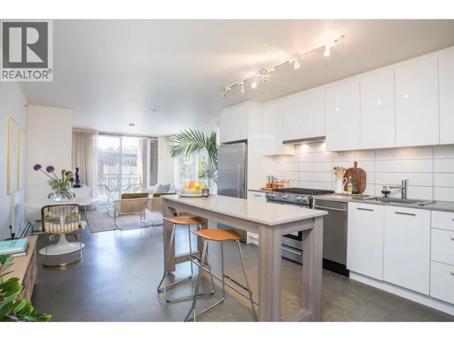 307 231 E PENDER STREET, Vancouver, British Columbia V6A0G3