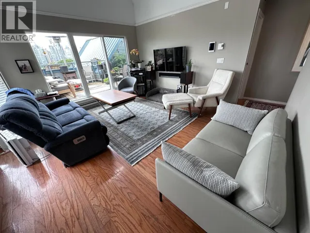 306 1345 W 4TH AVENUE, Vancouver, British Columbia V6H3Y8