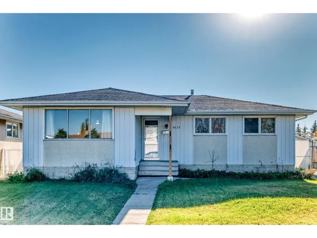 9527 139 AV NW, Edmonton, Alberta T5E5Z7