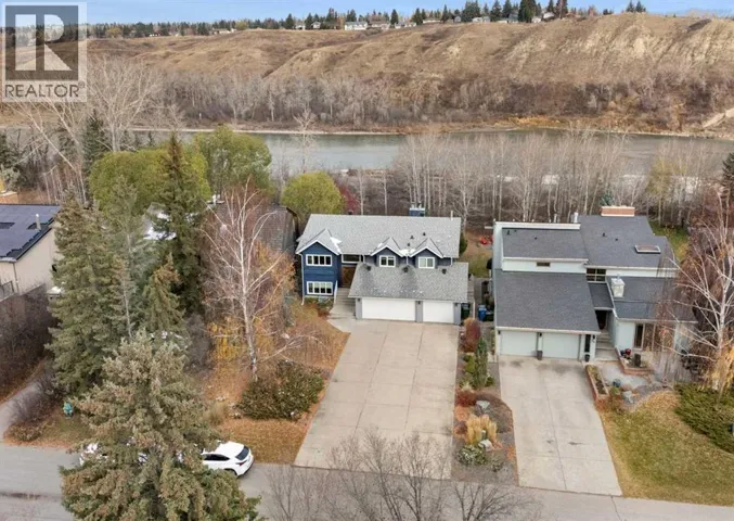 32 Bow Village Crescent NW, Calgary, Alberta T3B4X2