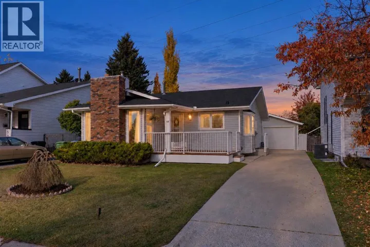 48 Strathclair Rise SW, Calgary, Alberta T3H1G4