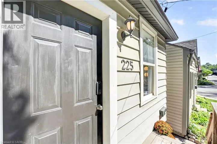 225 CHARLTON Avenue E, Hamilton, Ontario L8N1Z2