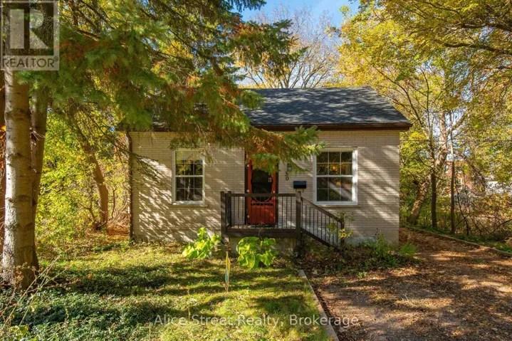 30 JOHN STREET, Guelph (Exhibition Park), Ontario N1H1T4