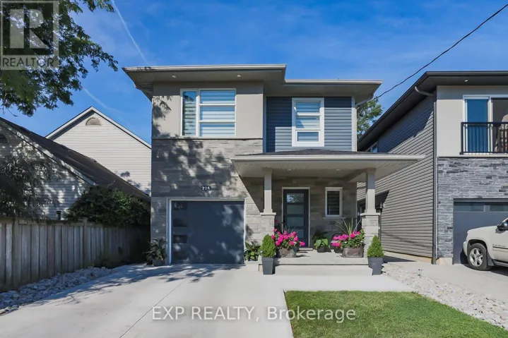 77A BROADWAY AVENUE, St. Catharines (Port Weller), Ontario L2M7Y3
