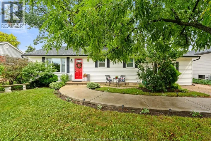 3274 Parkwood Avenue, Windsor, Ontario N8W2K8