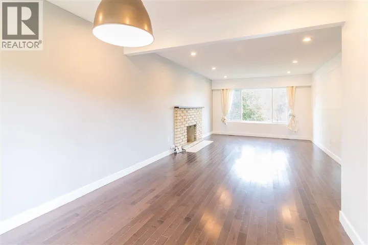 6093 6TH STREET, Burnaby, British Columbia V5E3S2