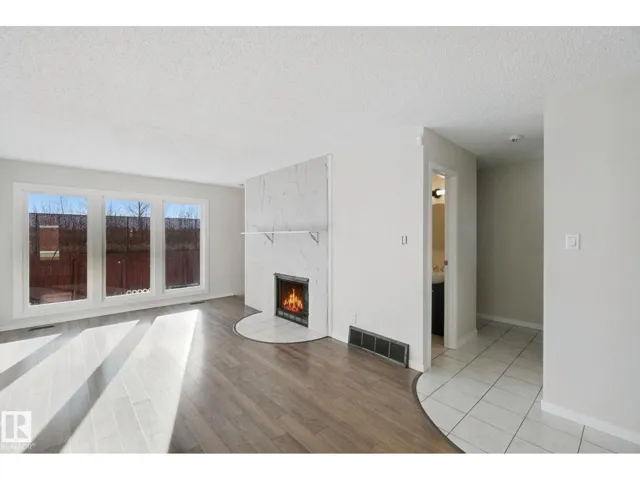 #11 4707 126 AV NW, Edmonton, Alberta T5A4K4