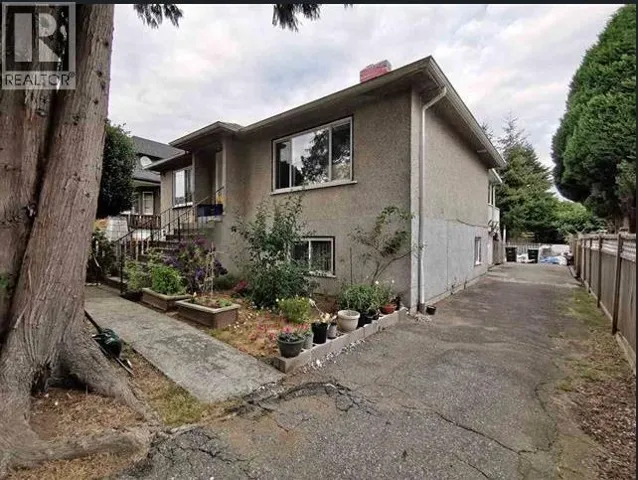 7540 BULLER AVENUE, Burnaby, British Columbia V5J4S8