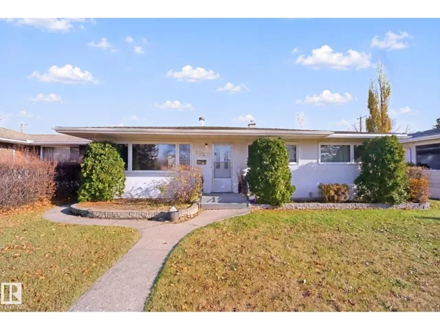 5827 115 ST NW, Edmonton, Alberta T6H3P6