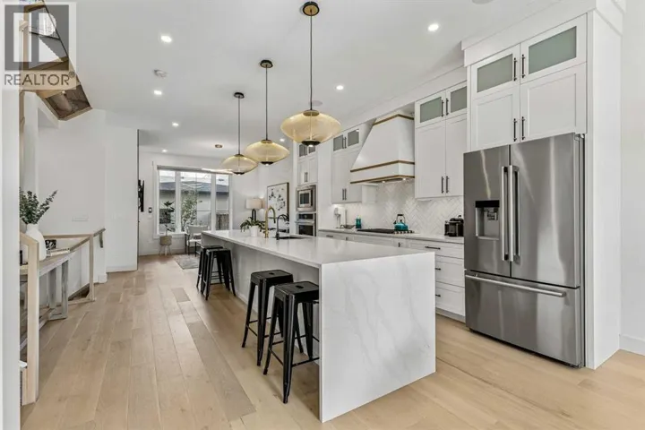 2132 53 Avenue SW, Calgary, Alberta T3E1K8