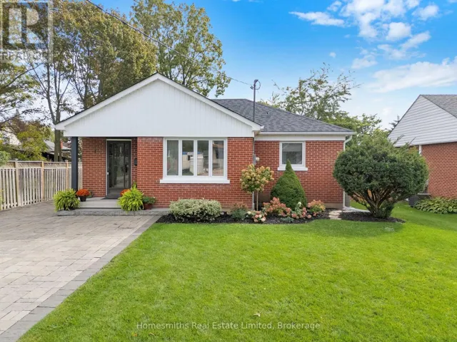 1 EDSALL AVENUE, Clarington (Bowmanville), Ontario L1C2A7