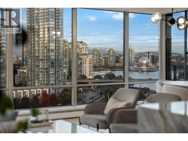 1706 1228 MARINASIDE CRESCENT, Vancouver, British Columbia V6Z2W4