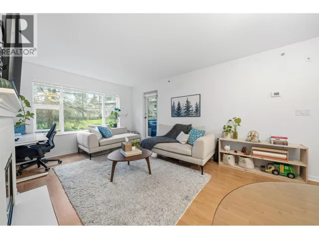 210 5281 OAKMOUNT CRESCENT, Burnaby, British Columbia V5H4S7