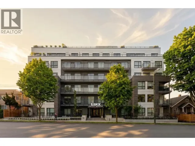 102 2268 E BROADWAY, Vancouver, British Columbia V5N0L2