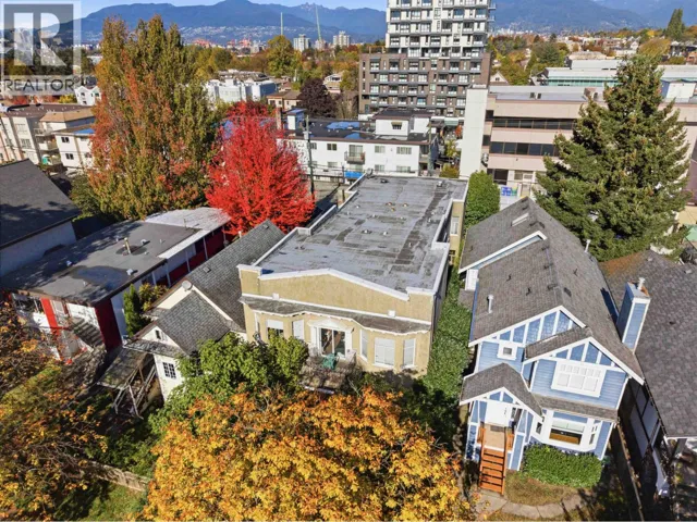 1629 E 10 AVENUE, Vancouver, British Columbia V5N1X6