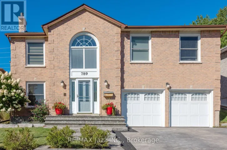 789 LOCHNESS CRESCENT, Oshawa (McLaughlin), Ontario L1J7R2
