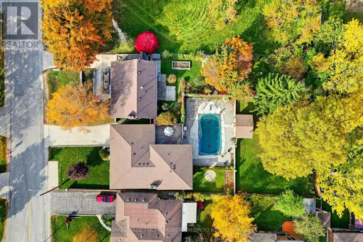 1050 DEARNESS DRIVE, London South (South Y), Ontario N6E1N7