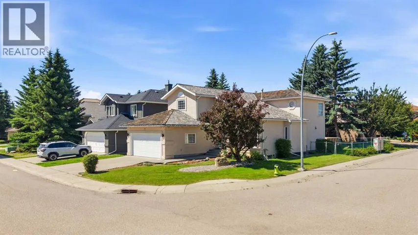 71 Woodpark Close SW, Calgary, Alberta T2W6G9